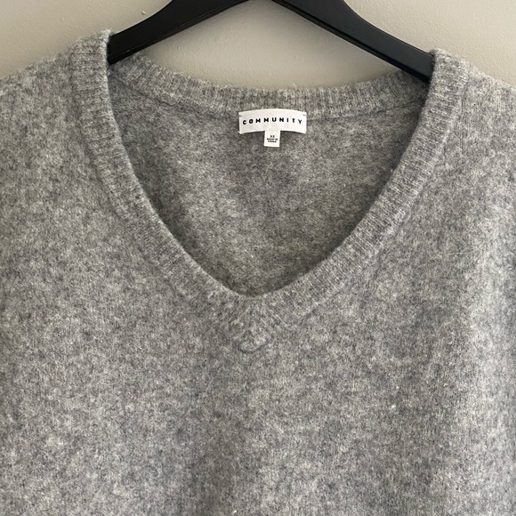 Aritzia Community Sweater XS - Picture 4 of 9